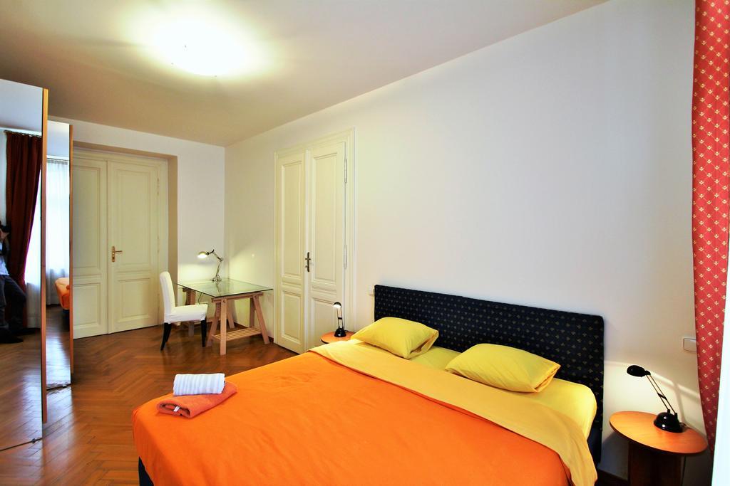 Salvator - By Apartment
